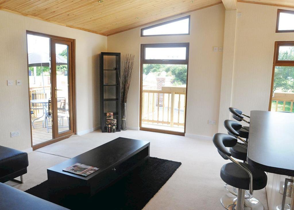 Weston Wood Lodges Мельбурн Экстерьер фото